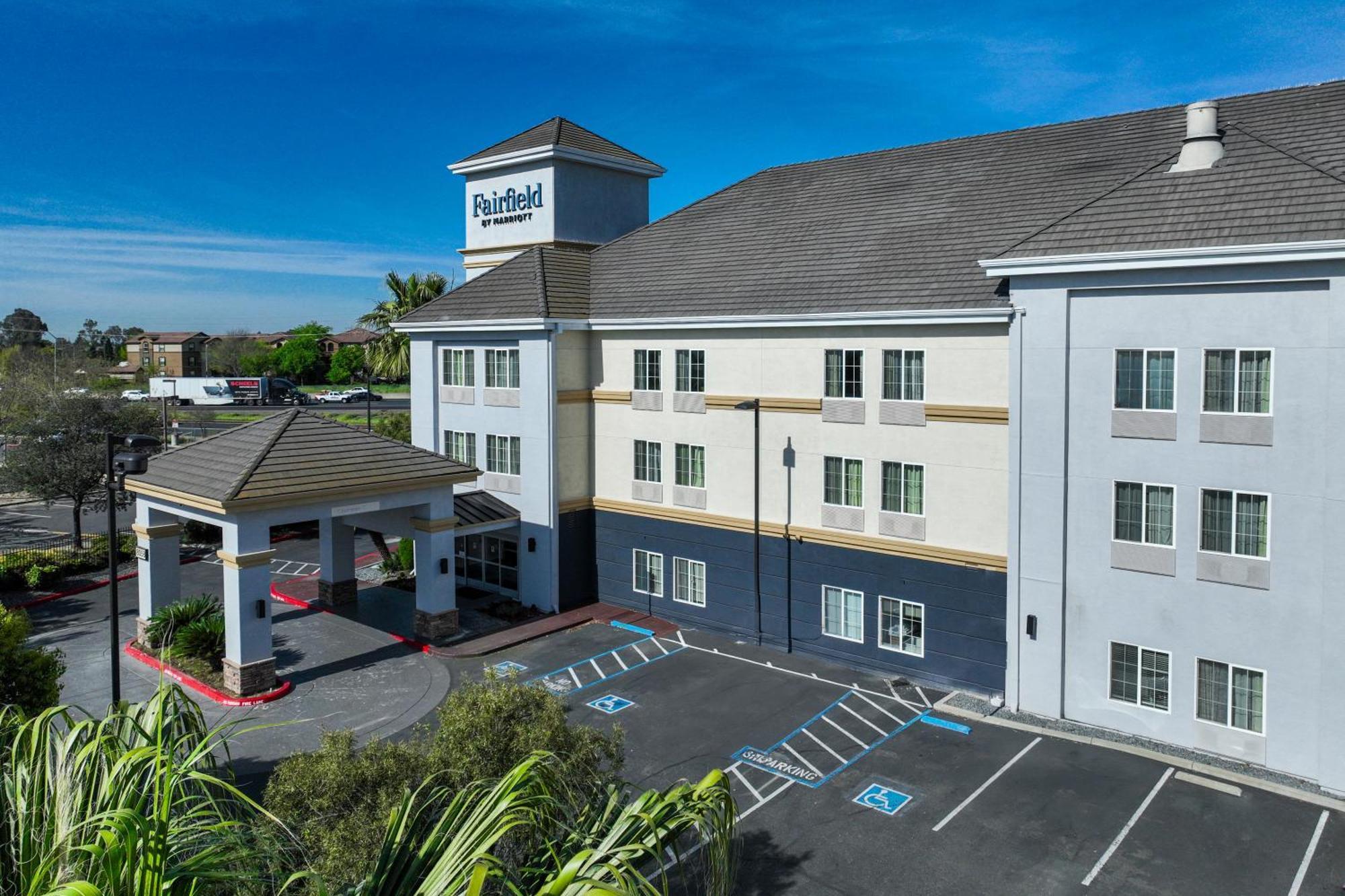 Fairfield Inn And Suites By Marriott Elk Grove Exterior foto
